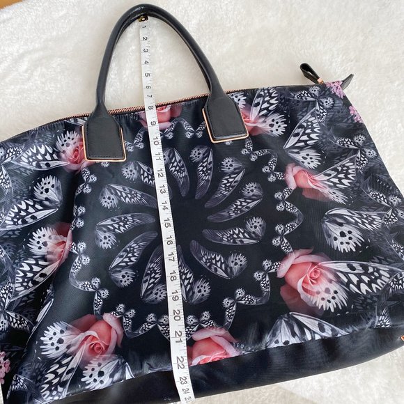 Ted Beaker Large Black Weekend/Travel Tote Bag 18"L x 8"W x 15"H - Picture 10 of 11